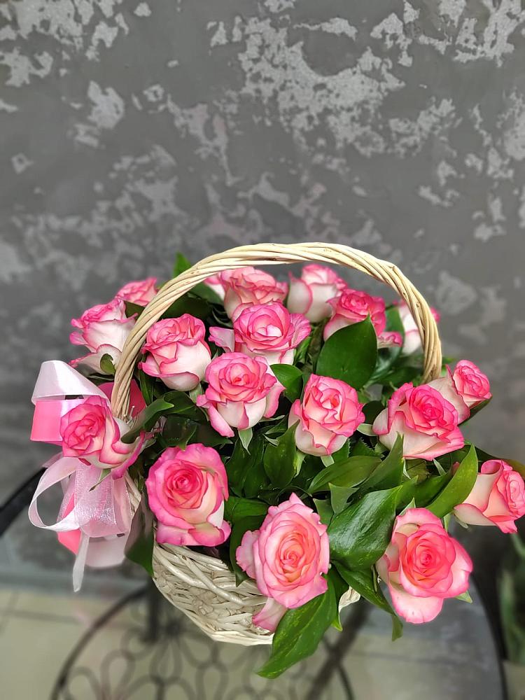 Цветочная композиция из Розы в корзине в Торбеево