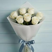 Букет 7 Белых роз Эдлесс Лав в Торбеево