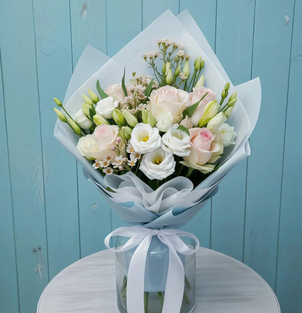 Букет цветов из: Розы и Лизиантусы в Торбеево