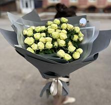 Букет Белые кустовые розы Солинеро в Торбеево