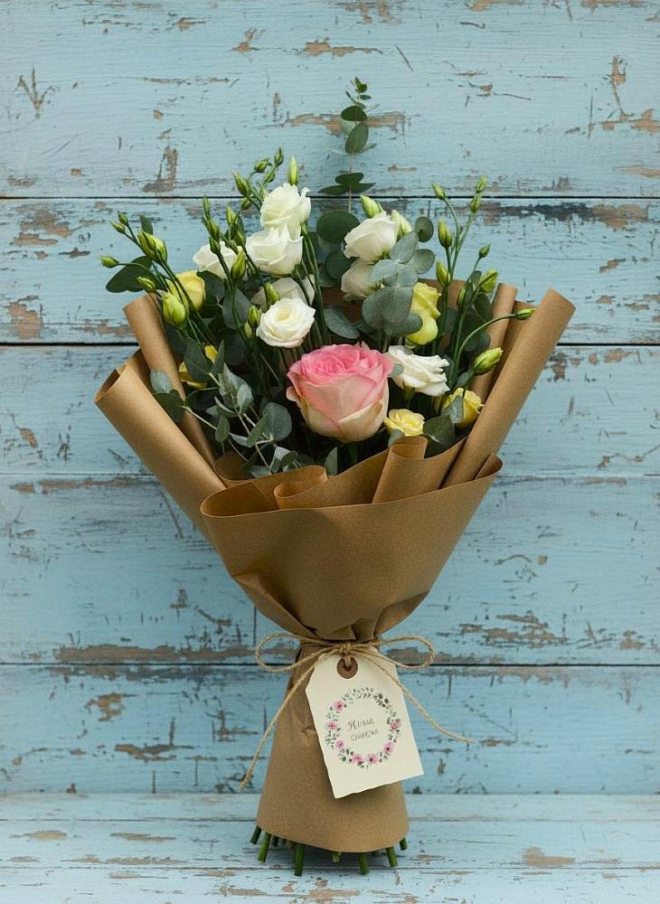 Букет цветов из: Розы и Лизиантусы в Торбеево