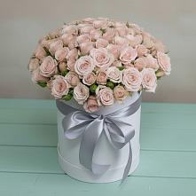 Цветочная композиция из Розы в шляпной коробке в Торбеево