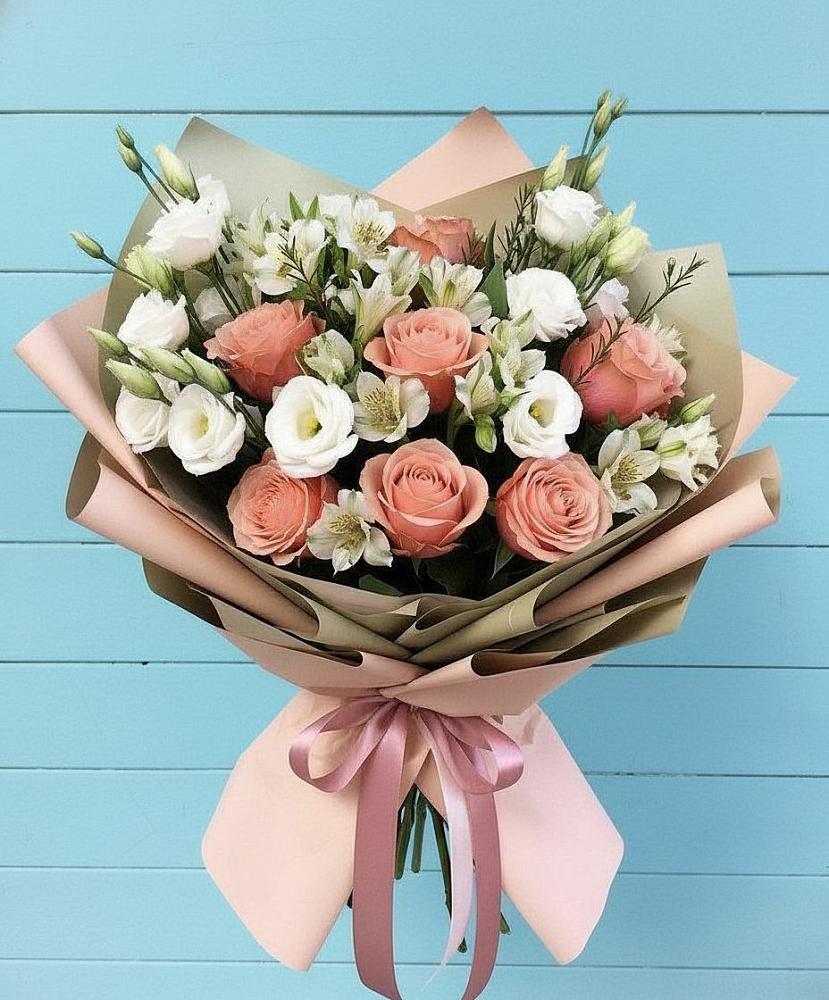 Букет цветов из: Розы, Альстромерии и Лизиантусы в Торбеево
