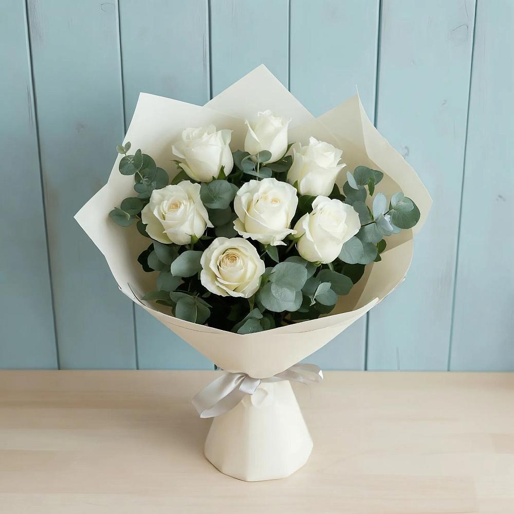 Букет Белые розы в Эвкалипте в Торбеево