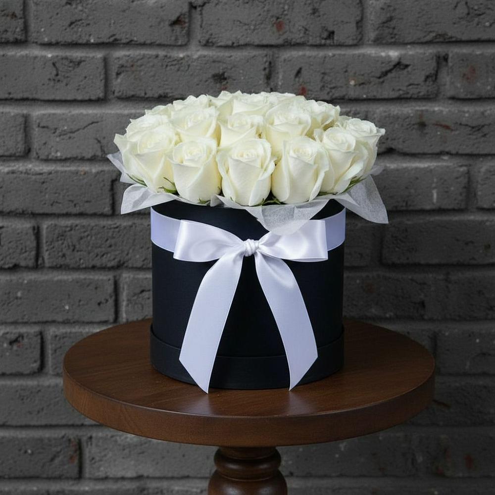 Цветочная композиция из Розы в шляпной коробке в Торбеево