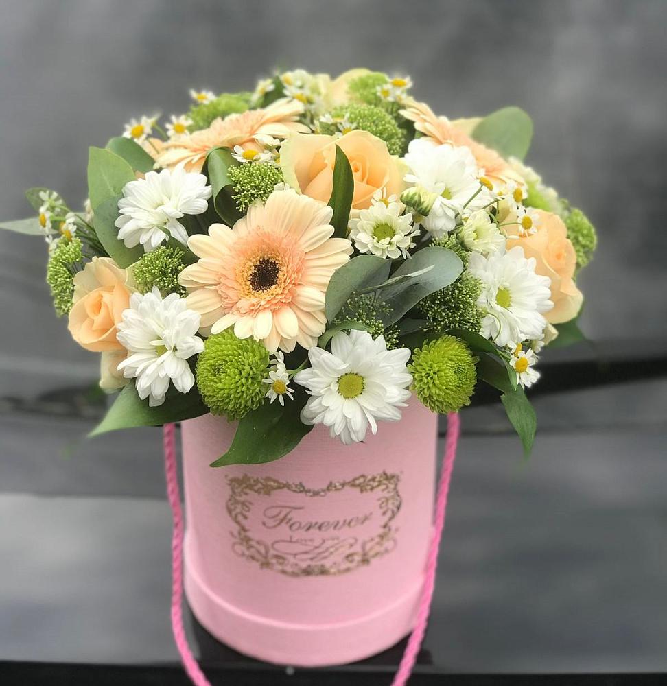 Цветочная композиция из Розы, Герберы и Хризантемы в шляпной коробке в Торбеево